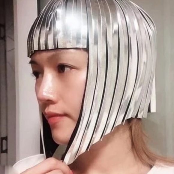 Cleopatra Metallic Silver Wig with Bangs **back in stock yipeee** - Picture 7 of 10